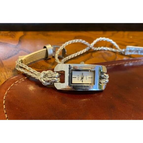 Women's Ieke Silver Tone Watch, Stainless Back, Rope Strap, New Battery - Picture 1 of 2
